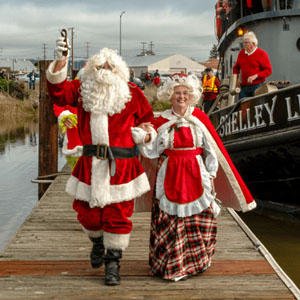 Santa’s Riverboat Arrival in Petaluma